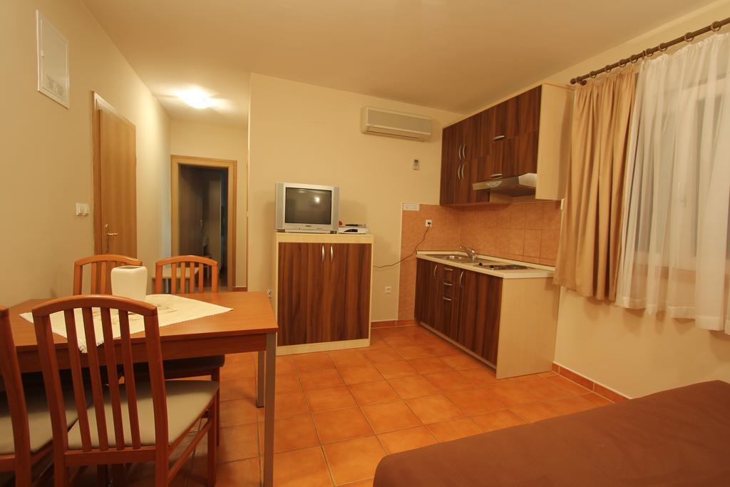 Apartments Villa Ceres Klek Bilik gambar